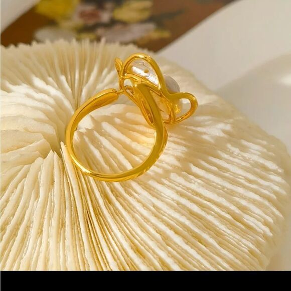 #6 Unique Freshwater Pearl Ring - Picture 5 of 7